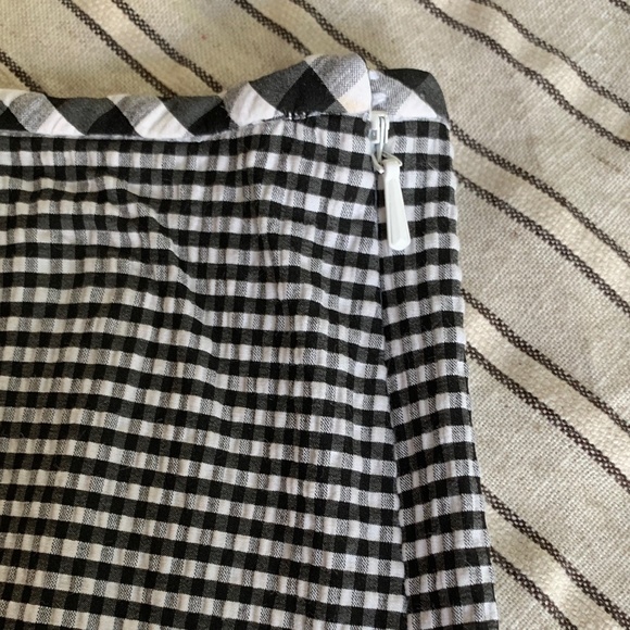 Talbots Seersucker Black/White Check Capris - Picture 6 of 11